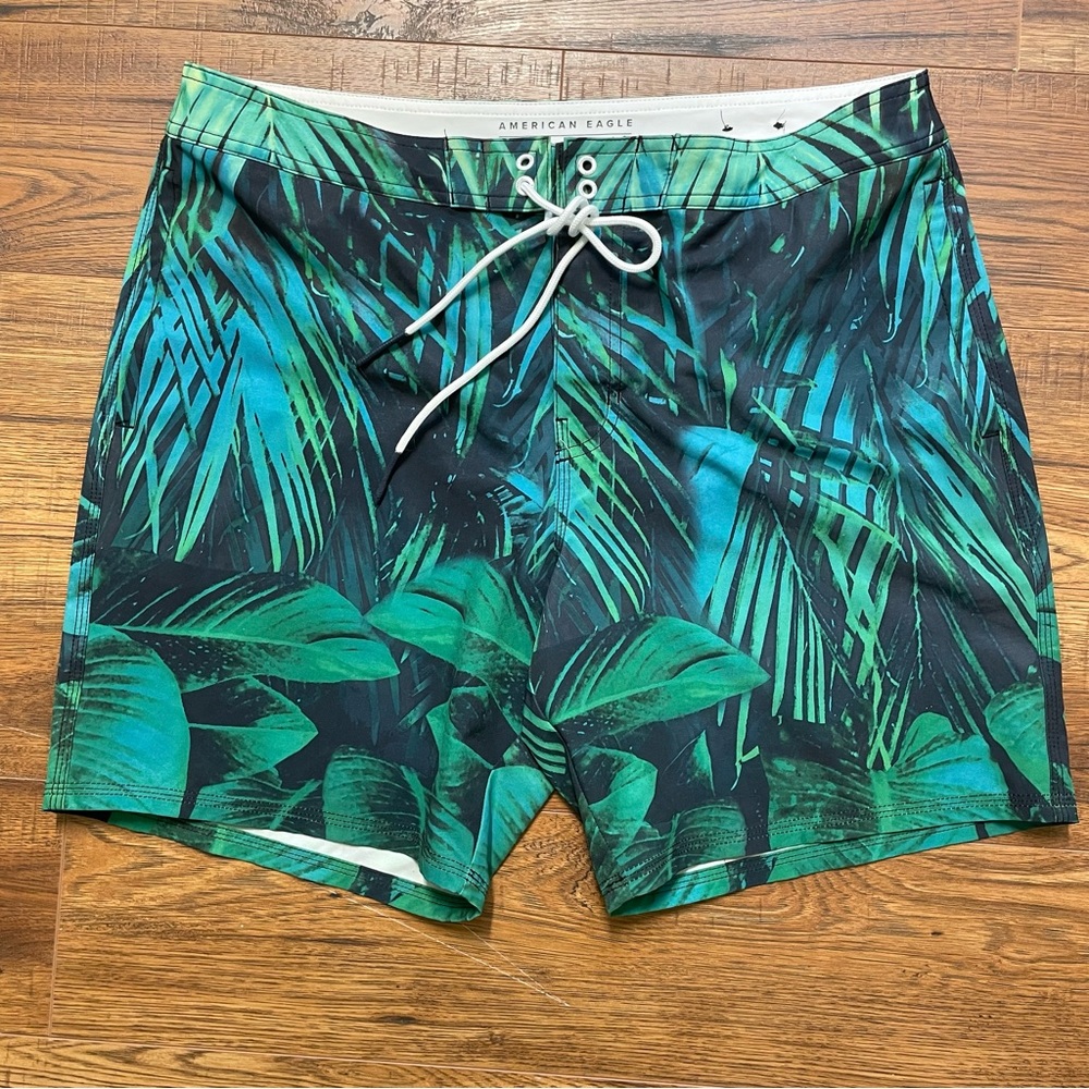 American Eagle Outfitters Men’s Large L Swim Trunks Unlined Tropical Beach Green - Picture 1 of 9